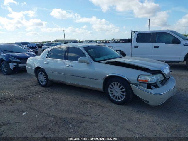  Salvage Lincoln Towncar