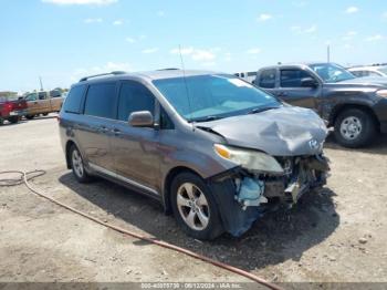  Salvage Toyota Sienna