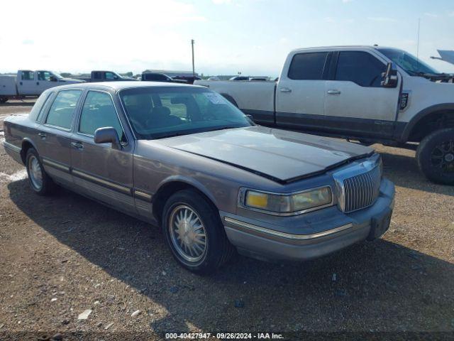  Salvage Lincoln Towncar