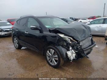  Salvage Hyundai TUCSON