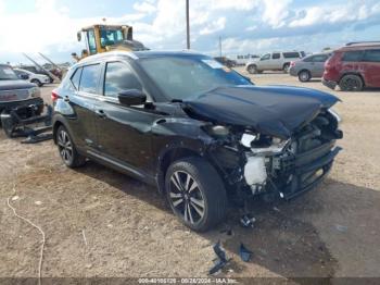  Salvage Nissan Kicks