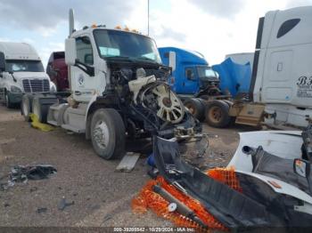  Salvage Peterbilt 579