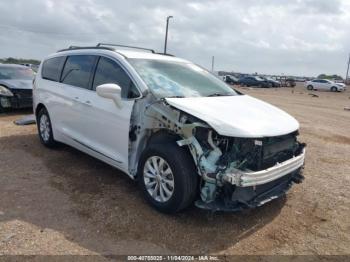  Salvage Chrysler Pacifica