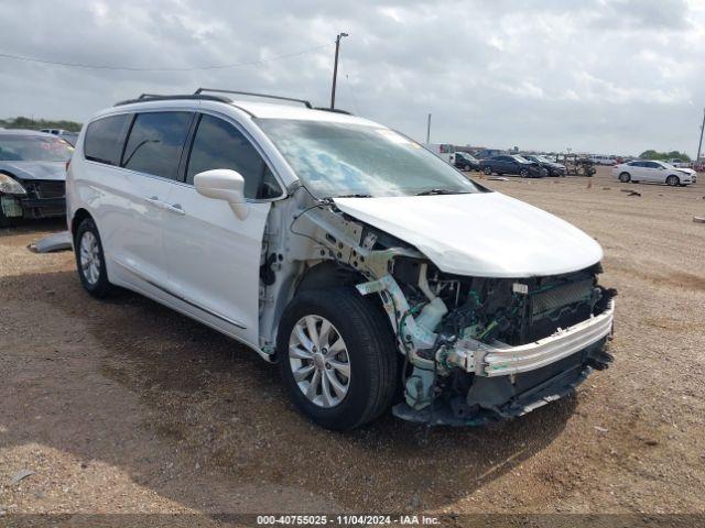  Salvage Chrysler Pacifica