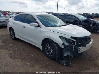  Salvage Nissan Altima