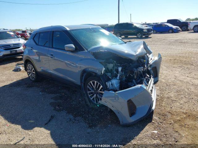  Salvage Nissan Kicks