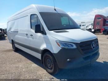  Salvage Mercedes-Benz Sprinter 2500