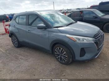  Salvage Nissan Kicks