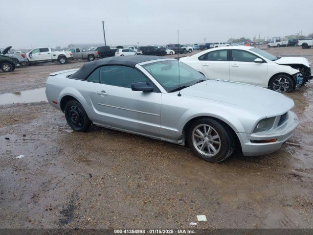  Salvage Ford Mustang