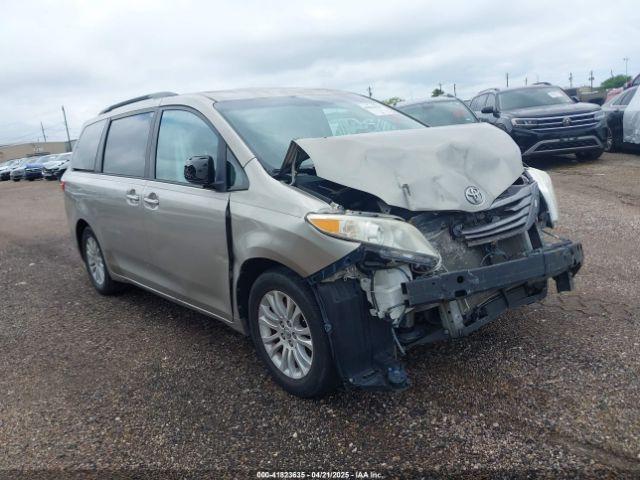  Salvage Toyota Sienna