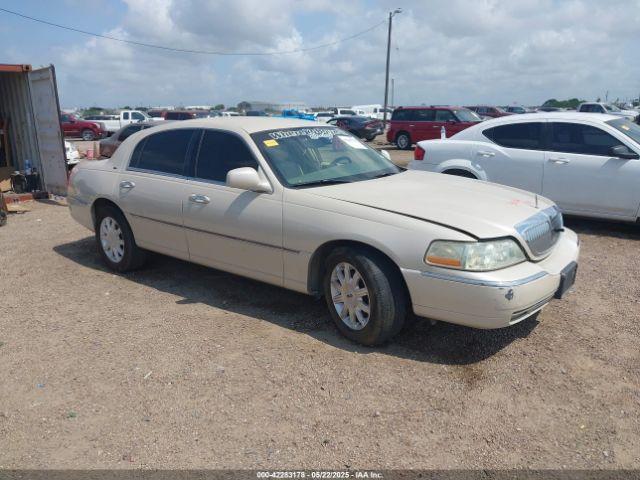  Salvage Lincoln Towncar