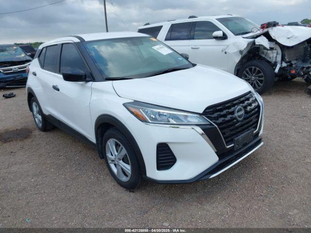  Salvage Nissan Kicks