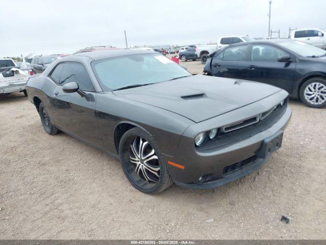  Salvage Dodge Challenger