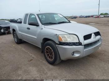  Salvage Mitsubishi Raider
