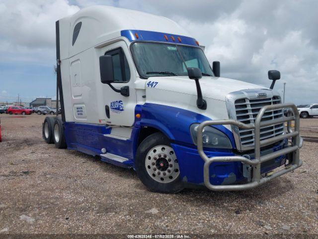  Salvage Freightliner Cascadia 125
