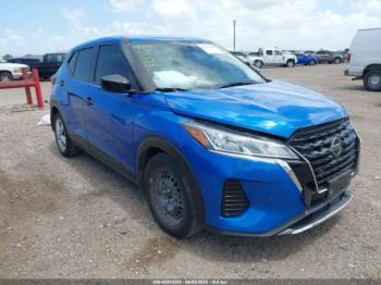  Salvage Nissan Kicks