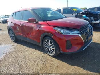  Salvage Nissan Kicks