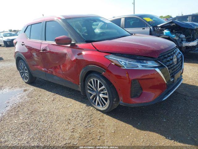  Salvage Nissan Kicks