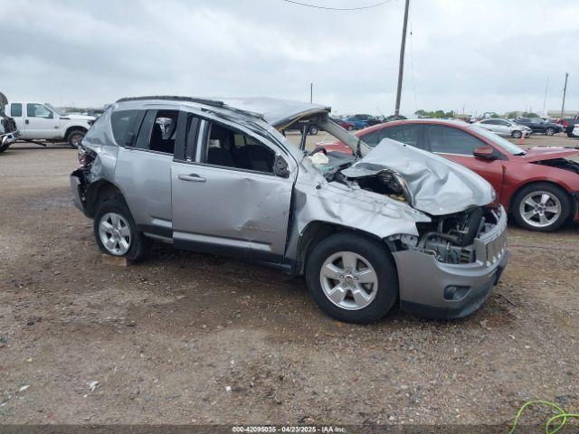  Salvage Jeep Compass