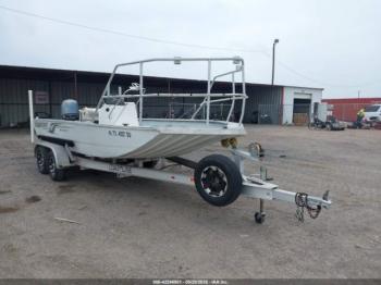  Salvage Alumacraft Boat