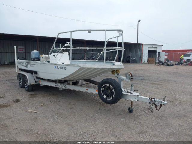  Salvage Alumacraft Boat
