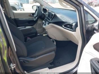  Salvage Chrysler Voyager