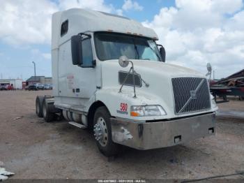  Salvage Volvo Vn