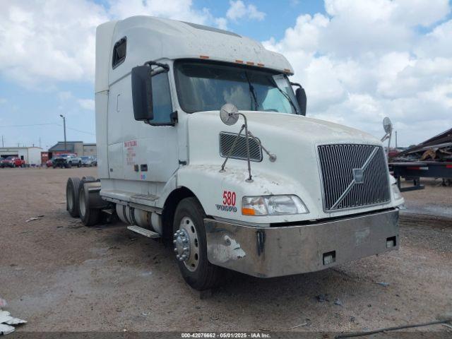  Salvage Volvo Vn