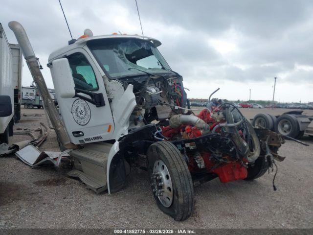  Salvage Peterbilt 567