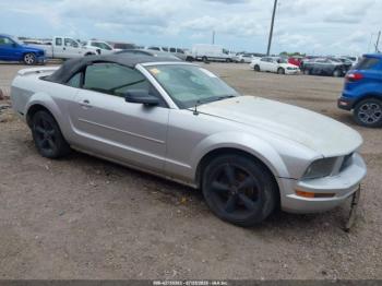  Salvage Ford Mustang