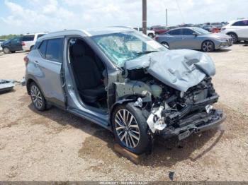  Salvage Nissan Kicks