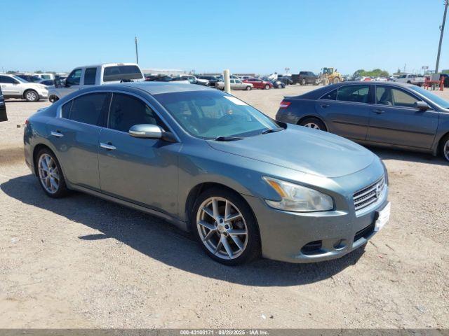  Salvage Nissan Maxima