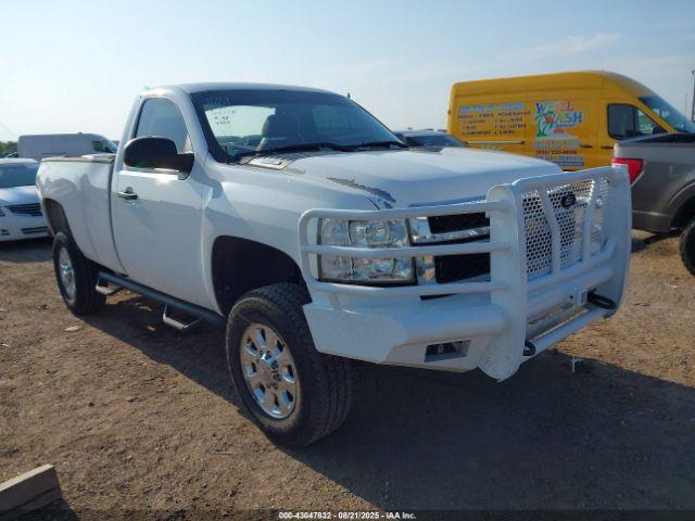  Salvage Chevrolet Silverado 2500