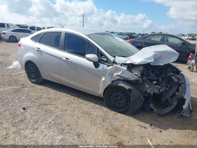  Salvage Ford Fiesta