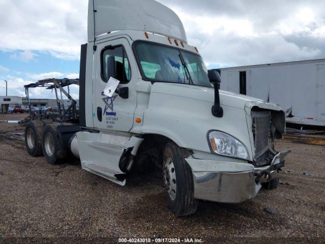  Salvage Freightliner Cascadia 125