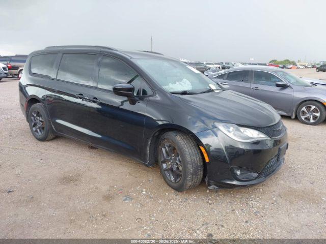  Salvage Chrysler Pacifica