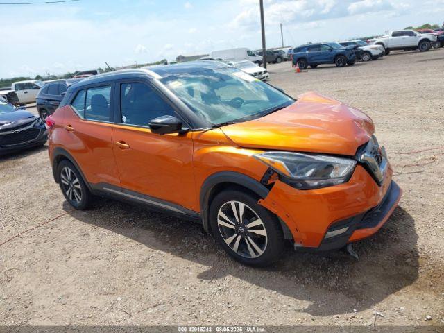  Salvage Nissan Kicks
