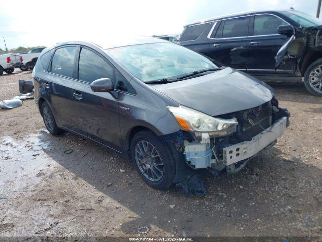  Salvage Toyota Prius v