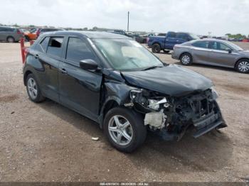  Salvage Nissan Kicks