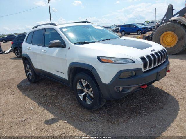  Salvage Jeep Cherokee