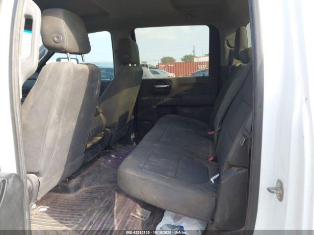 Chevrolet Silverado 3500 Image 5