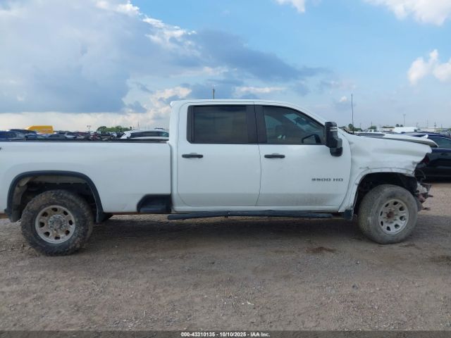 Chevrolet Silverado 3500 Image 13