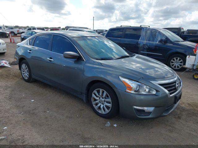  Salvage Nissan Altima