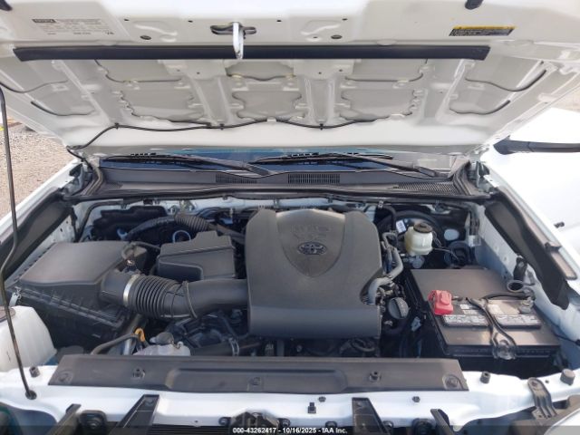 Toyota Tacoma Sr5 V6 Image 11