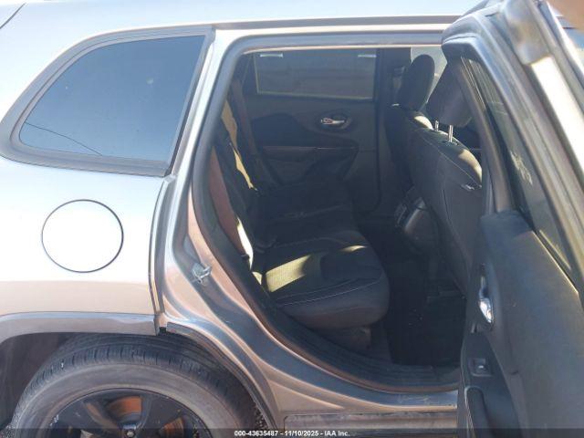 Jeep Cherokee Altitude Image 16