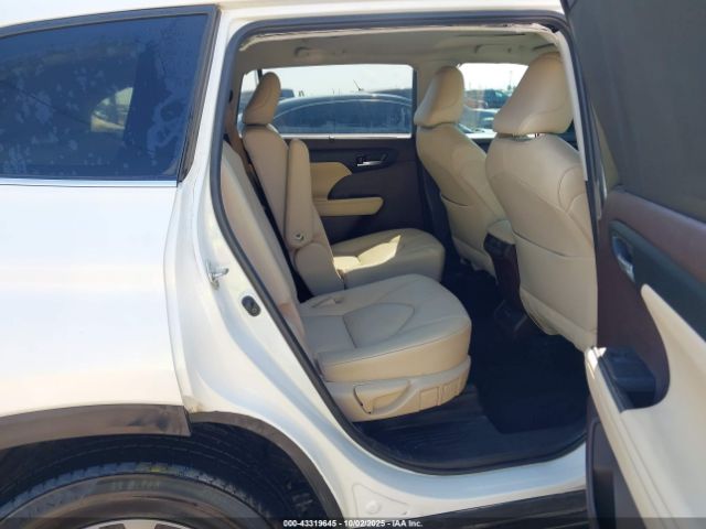 Toyota Highlander Xle Image 8