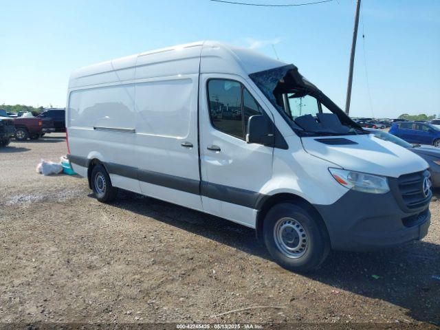  Salvage Mercedes-Benz Sprinter 2500