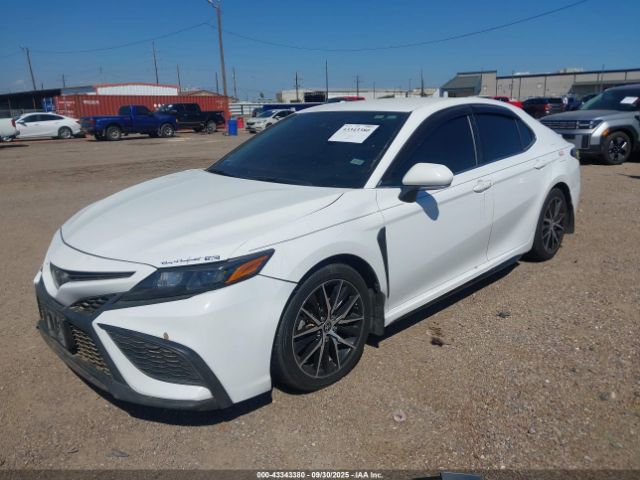 Toyota Camry Se Image 9