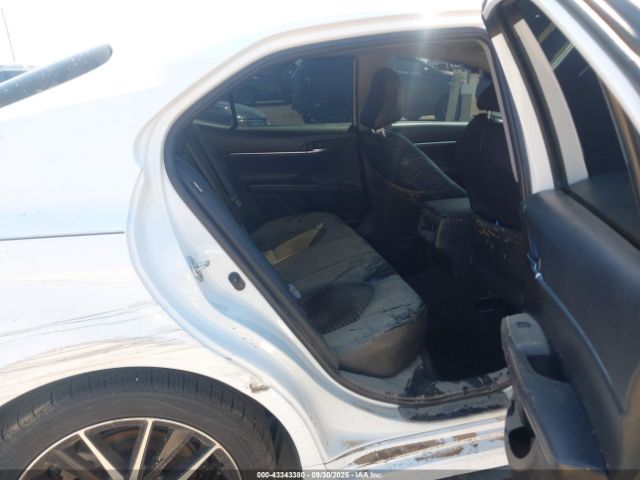 Toyota Camry Se Image 14