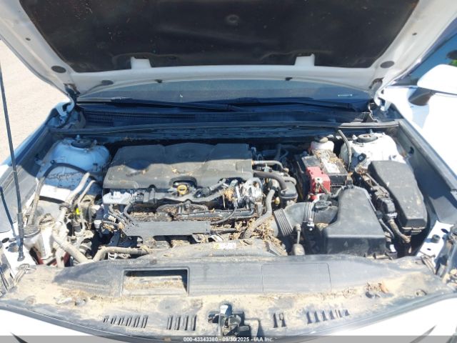 Toyota Camry Se Image 16